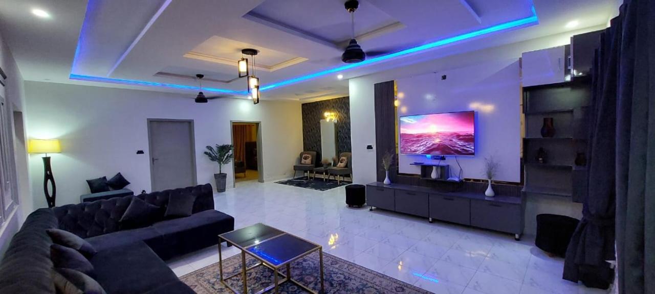 Velvet Vibes Villa Near Islamabad Airport Dhok Sandemar Екстериор снимка